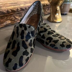 Leopard Print Slip-On Loafers in Olive and Black. Size 5.5 like new